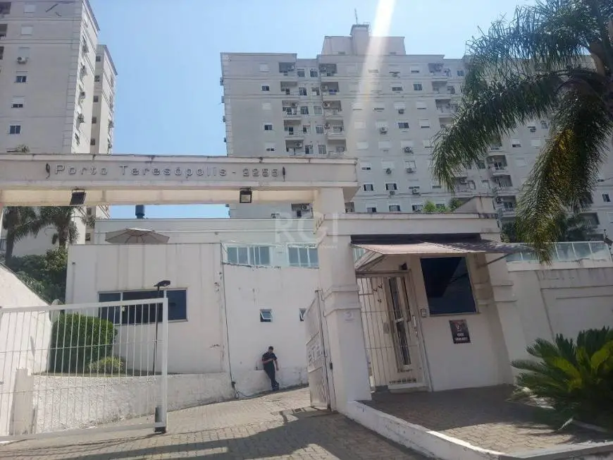 Foto 1 de Apartamento com 3 Quartos à venda, 71m² em Teresópolis, Porto Alegre