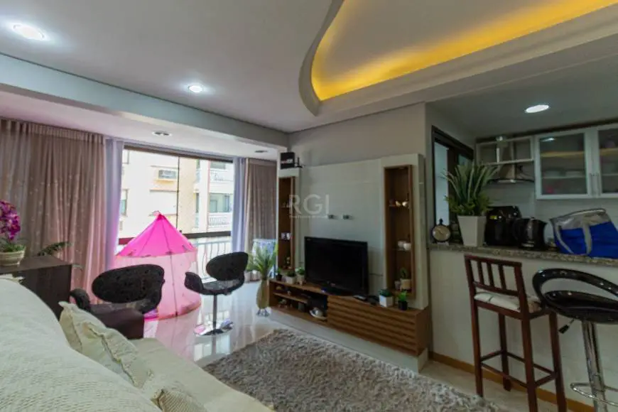 Foto 1 de Apartamento com 3 Quartos à venda, 93m² em Teresópolis, Porto Alegre