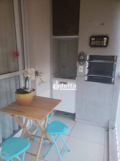 Foto 4 de Apartamento com 3 Quartos para alugar, 100m² em Tubalina, Uberlândia