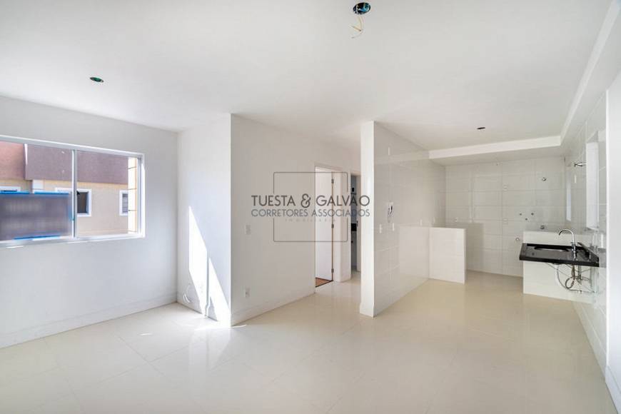 Foto 1 de Apartamento com 3 Quartos à venda, 62m² em Uberaba, Curitiba
