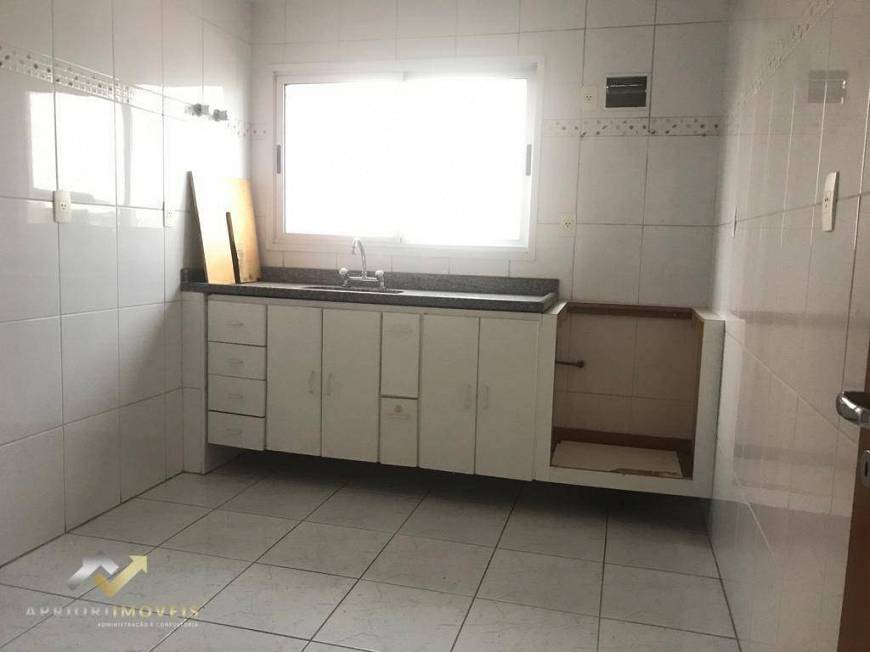 Foto 5 de Apartamento com 3 Quartos para alugar, 105m² em Vila Bastos, Santo André