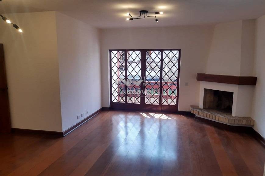 Foto 1 de Apartamento com 3 Quartos à venda, 104m² em Vila Capivari, Campos do Jordão
