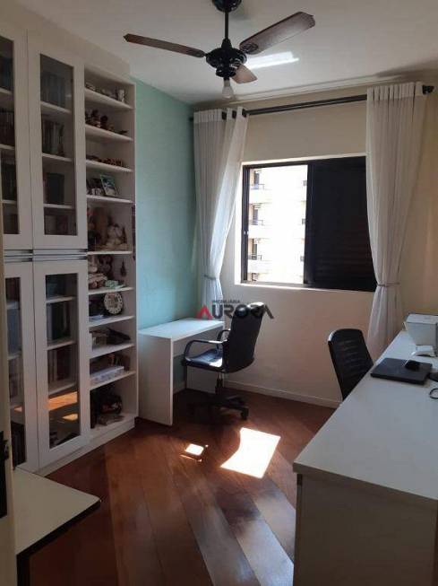 Foto 4 de Apartamento com 3 Quartos à venda, 127m² em Vila Fujita, Londrina