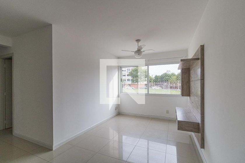 Foto 1 de Apartamento com 3 Quartos para alugar, 69m² em Vila Ipiranga, Porto Alegre