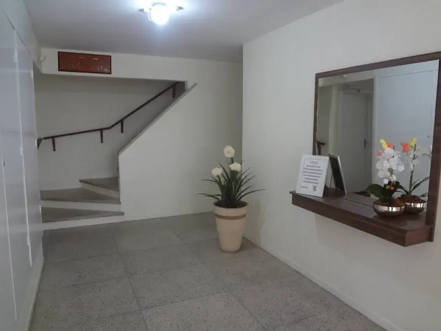 Foto 4 de Apartamento com 3 Quartos à venda, 91m² em Vila Ipiranga, Porto Alegre