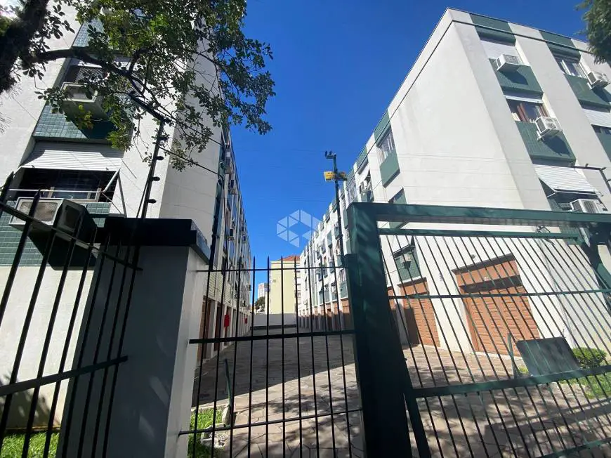 Foto 2 de Apartamento com 3 Quartos à venda, 92m² em Vila Ipiranga, Porto Alegre