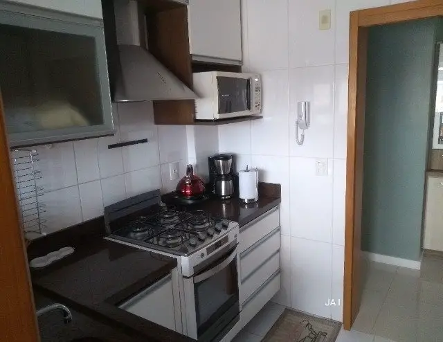 Foto 2 de Apartamento com 3 Quartos à venda, 98m² em Vila Ipiranga, Porto Alegre