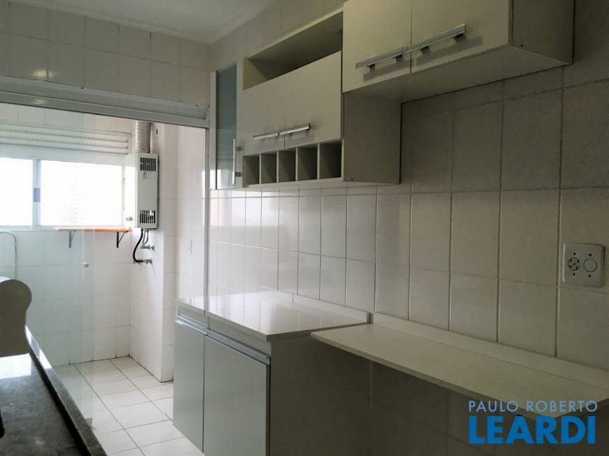 Foto 4 de Apartamento com 3 Quartos à venda, 83m² em Vila Mariana, São Paulo