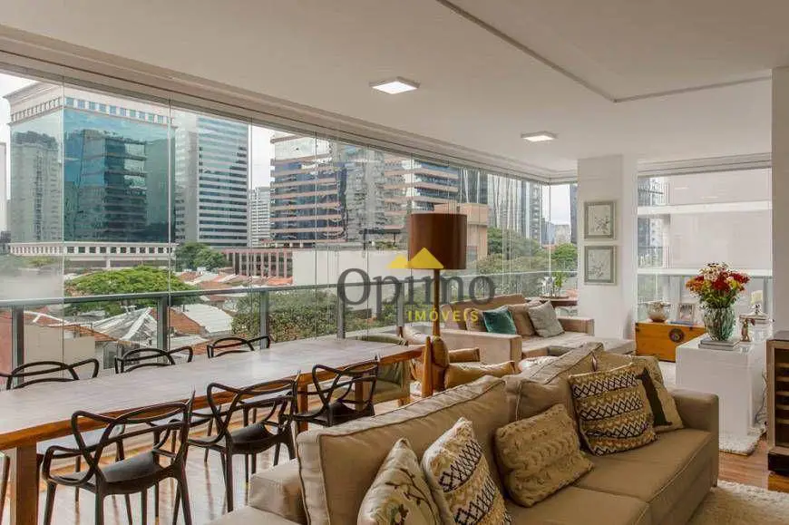 Foto 5 de Apartamento com 3 Quartos para alugar, 181m² em Vila Nova Conceição, São Paulo