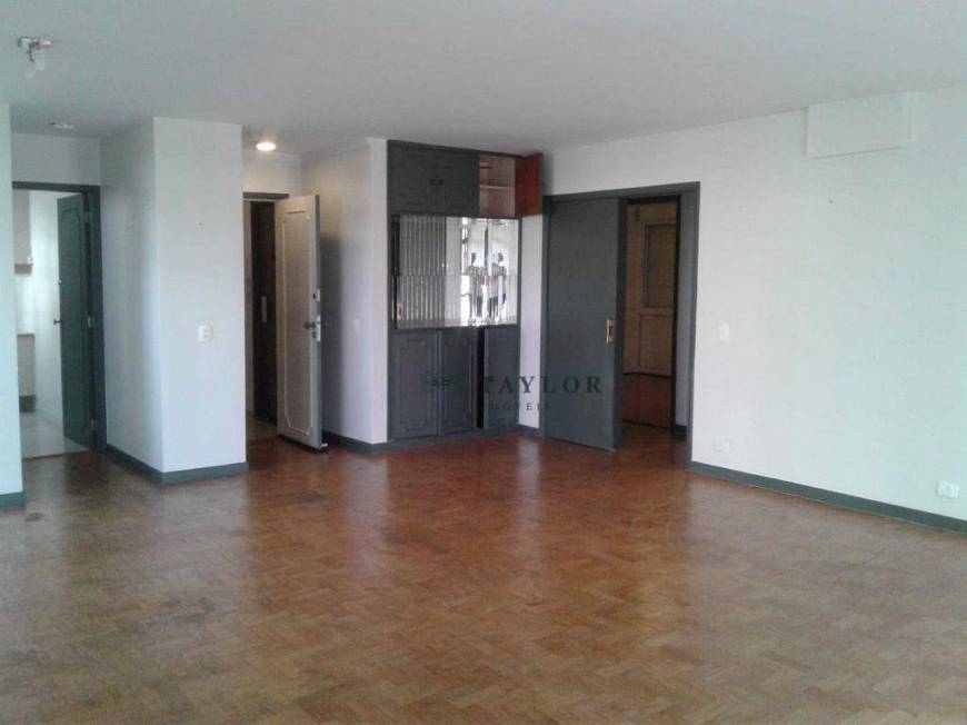Foto 3 de Apartamento com 3 Quartos para alugar, 189m² em Vila Nova Conceição, São Paulo