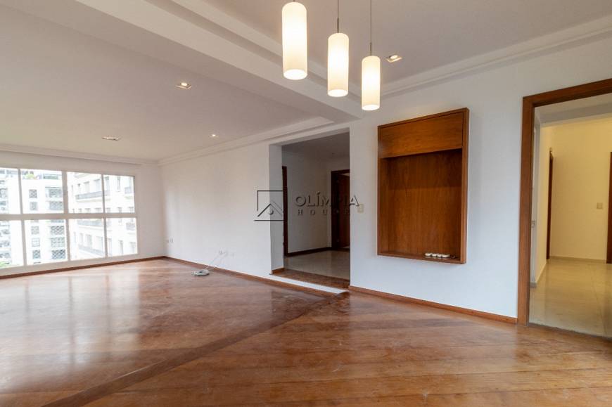 Foto 1 de Apartamento com 3 Quartos para alugar, 200m² em Vila Nova Conceição, São Paulo