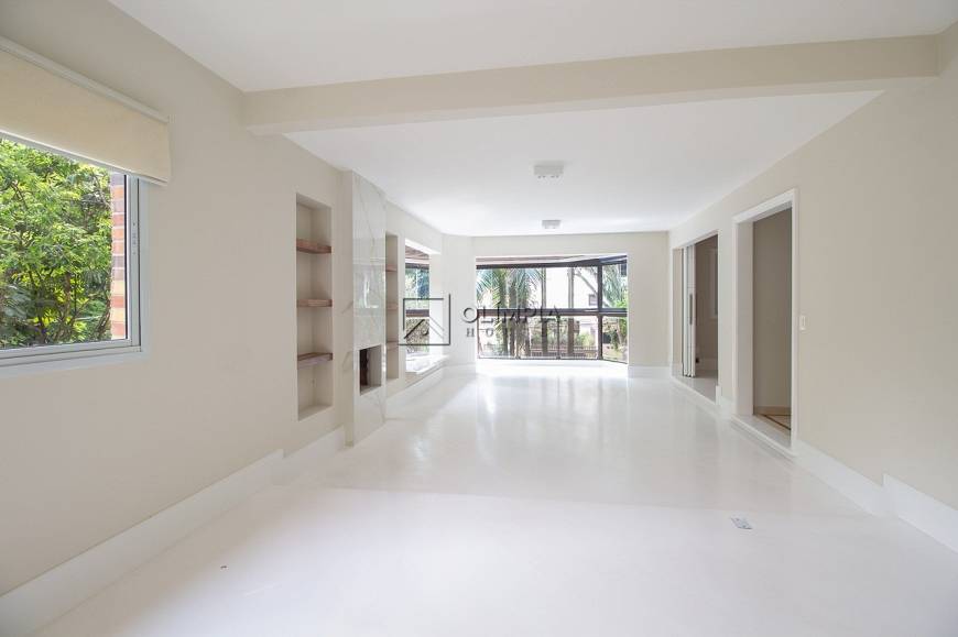 Foto 2 de Apartamento com 3 Quartos para alugar, 206m² em Vila Nova Conceição, São Paulo