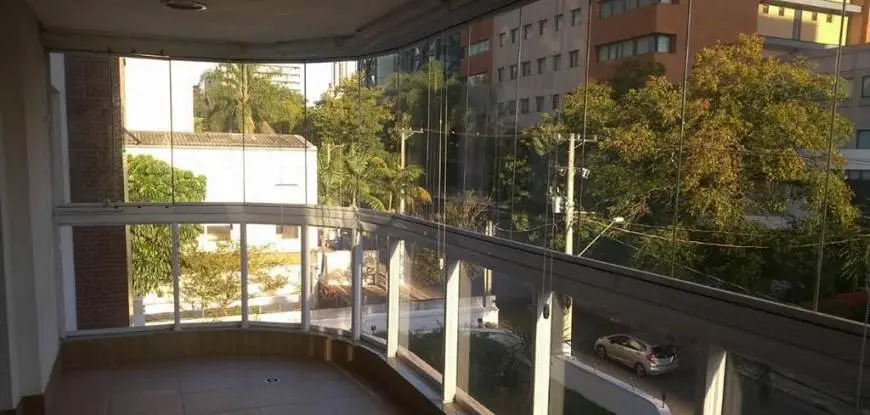 Foto 3 de Apartamento com 3 Quartos para alugar, 120m² em Vila Olímpia, São Paulo