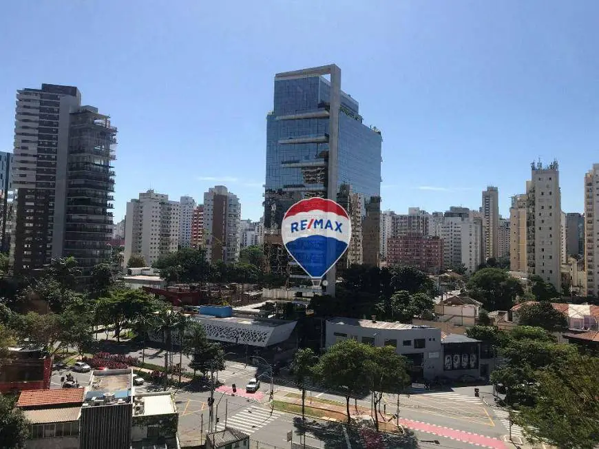 Foto 3 de Apartamento com 3 Quartos para alugar, 130m² em Vila Olímpia, São Paulo