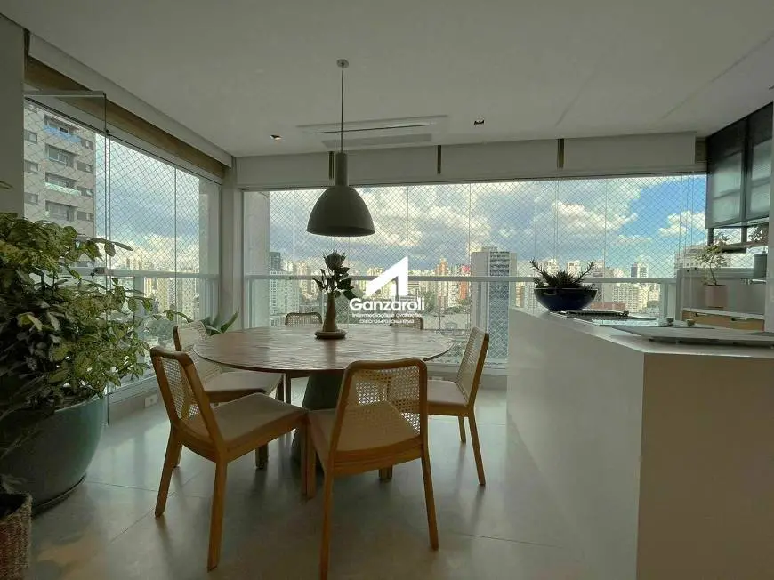 Foto 2 de Apartamento com 3 Quartos à venda, 155m² em Vila Olímpia, São Paulo