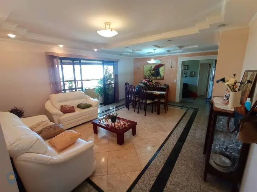 Foto 3 de Apartamento com 3 Quartos à venda, 150m² em Vitoria, Londrina