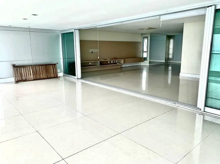 Foto 1 de Apartamento com 3 Quartos para venda ou aluguel, 307m² em Vitória, Salvador