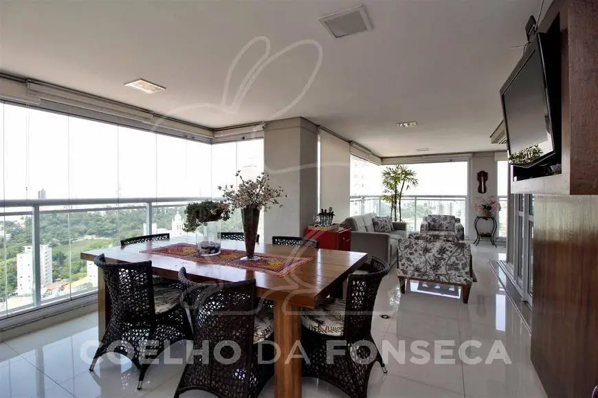 Foto 1 de Apartamento com 4 Quartos à venda, 213m² em Aclimação, São Paulo