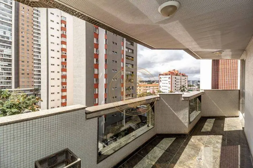 Foto 2 de Apartamento com 4 Quartos para alugar, 252m² em Água Verde, Curitiba