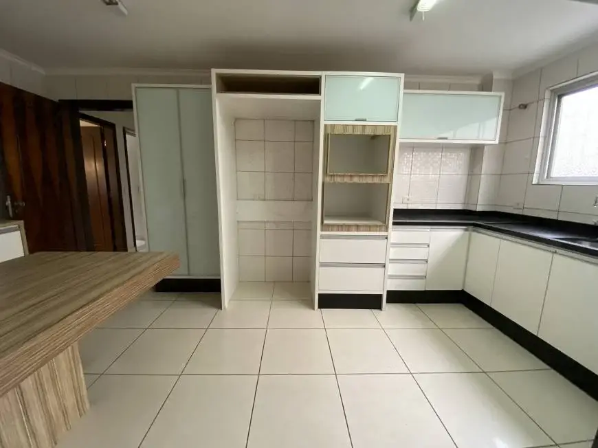 Foto 4 de Apartamento com 4 Quartos para alugar, 125m² em Ahú, Curitiba