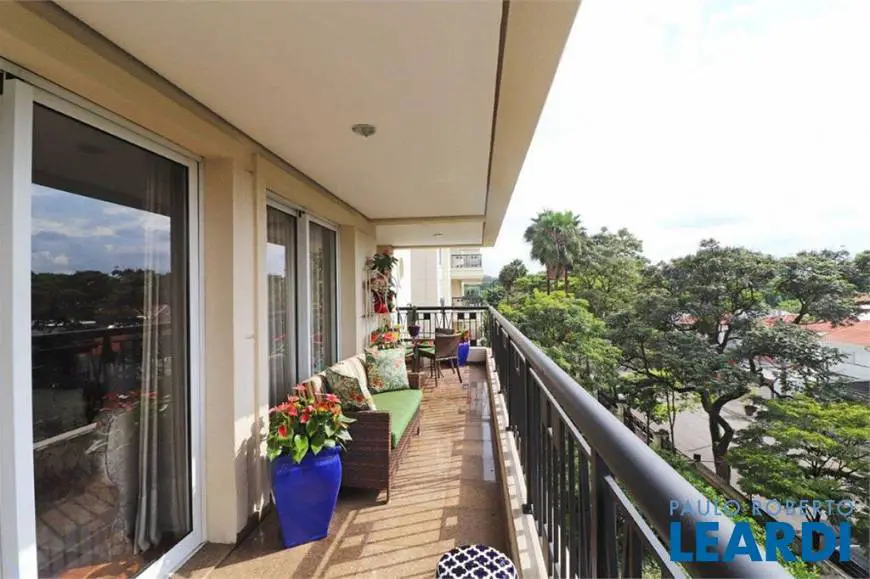 Foto 2 de Apartamento com 4 Quartos para venda ou aluguel, 220m² em Alto de Pinheiros, São Paulo