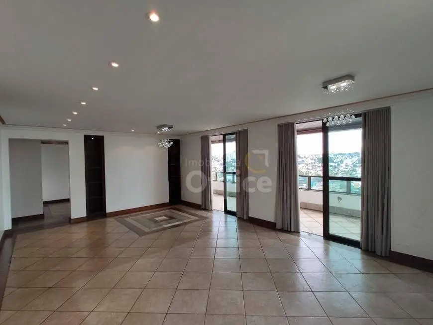 Foto 1 de Apartamento com 4 Quartos à venda, 355m² em Bairro Cidade Jardim, Anápolis