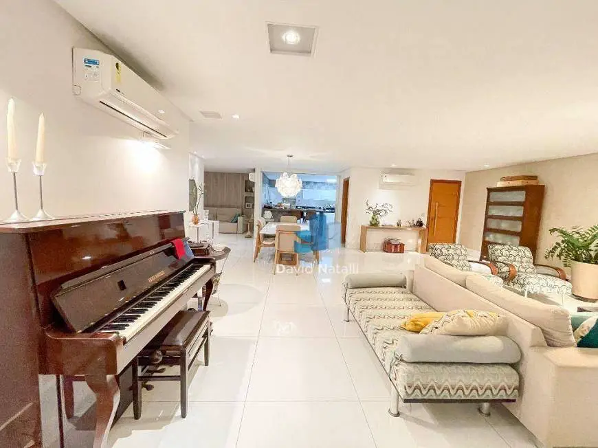 Foto 4 de Apartamento com 4 Quartos à venda, 220m² em Barro Vermelho, Vitória