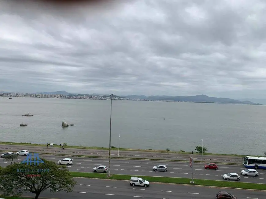 Foto 1 de Apartamento com 4 Quartos à venda, 155m² em Beira Mar, Florianópolis