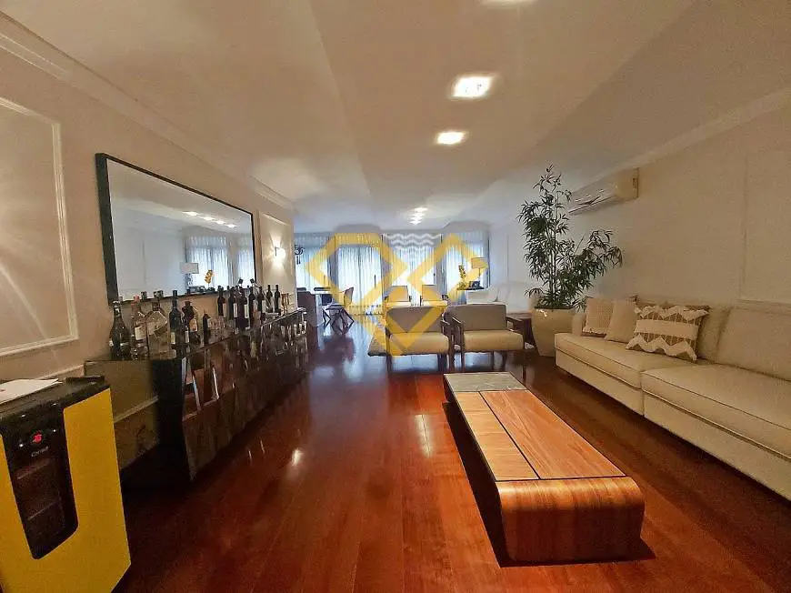 Foto 3 de Apartamento com 4 Quartos para alugar, 275m² em Boqueirão, Santos