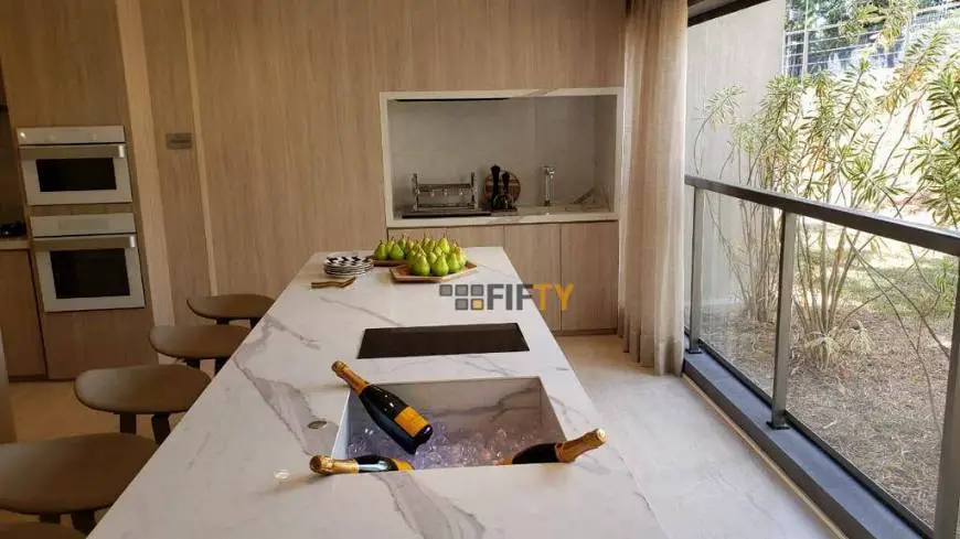 Foto 1 de Apartamento com 4 Quartos à venda, 196m² em Campo Belo, São Paulo