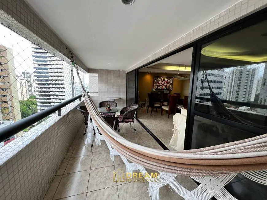 Foto 4 de Apartamento com 4 Quartos à venda, 160m² em Casa Amarela, Recife
