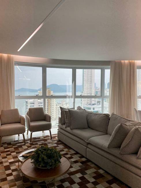 Foto 3 de Apartamento com 4 Quartos para alugar, 132m² em Centro, Balneário Camboriú