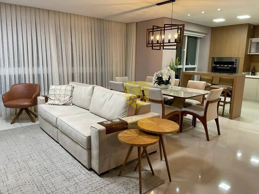 Foto 2 de Apartamento com 4 Quartos à venda, 140m² em Centro, Balneário Camboriú