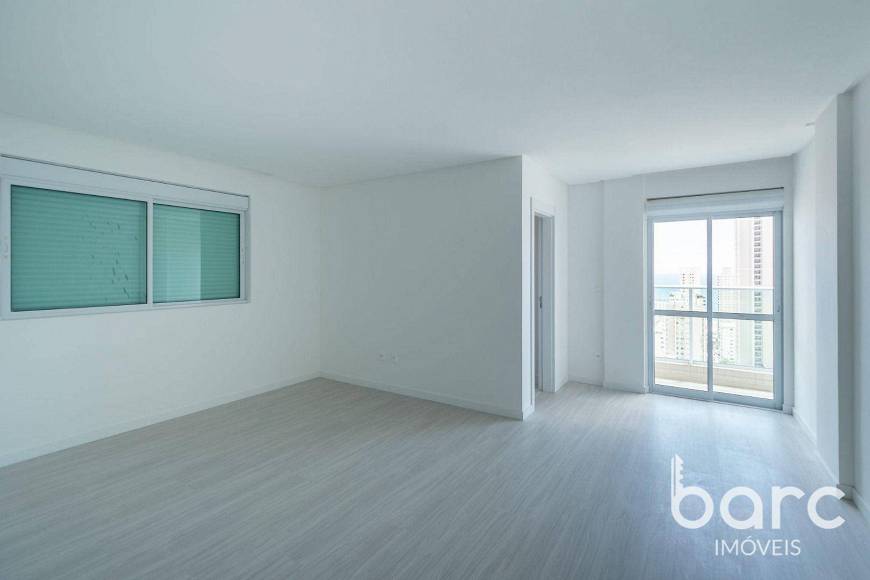 Foto 1 de Apartamento com 4 Quartos à venda, 353m² em Centro, Balneário Camboriú