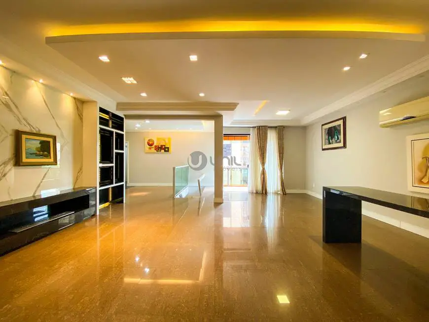 Foto 2 de Apartamento com 4 Quartos à venda, 184m² em Centro, Florianópolis