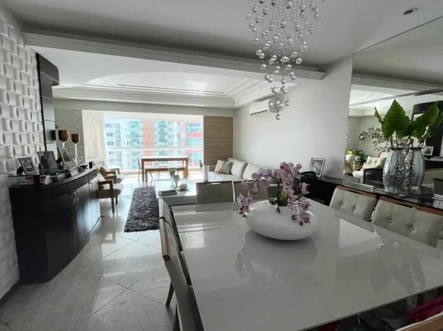 Foto 2 de Apartamento com 4 Quartos à venda, 200m² em Centro, Vila Velha