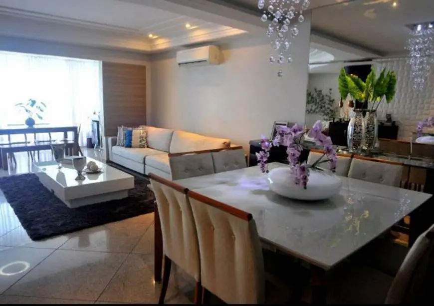 Foto 1 de Apartamento com 4 Quartos à venda, 200m² em Centro, Vila Velha