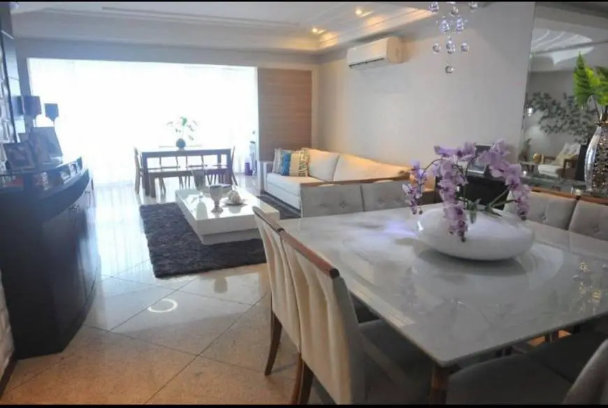 Foto 2 de Apartamento com 4 Quartos à venda, 200m² em Centro, Vila Velha