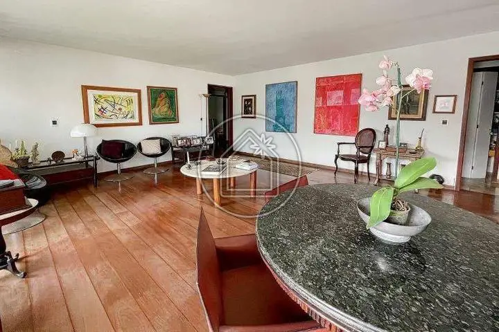 Foto 4 de Apartamento com 4 Quartos à venda, 198m² em Copacabana, Rio de Janeiro
