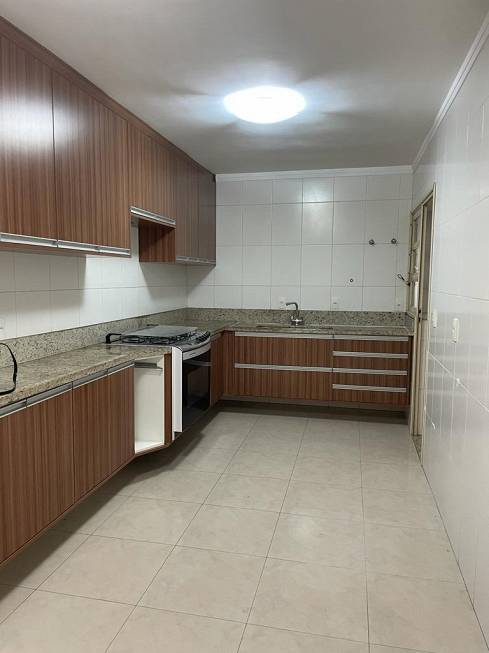 Foto 5 de Apartamento com 4 Quartos para alugar, 170m² em Gonzaga, Santos