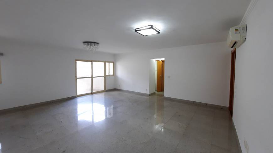 Foto 2 de Apartamento com 4 Quartos para alugar, 220m² em Gonzaga, Santos