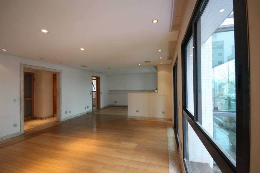 Foto 1 de Apartamento com 4 Quartos para alugar, 202m² em Higienópolis, São Paulo