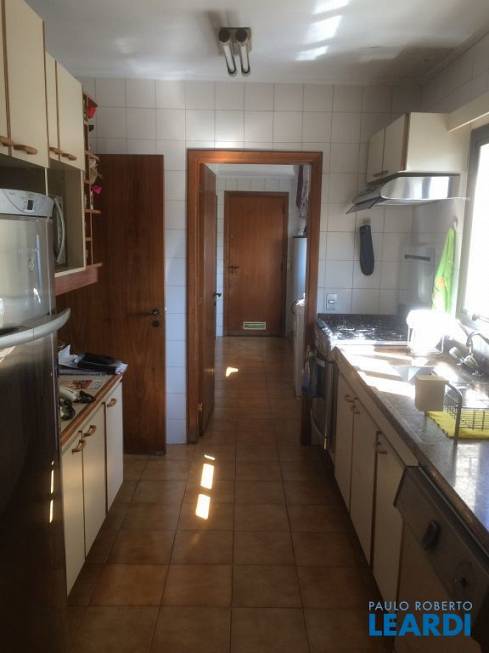 Foto 2 de Apartamento com 4 Quartos à venda, 200m² em Indianópolis, São Paulo