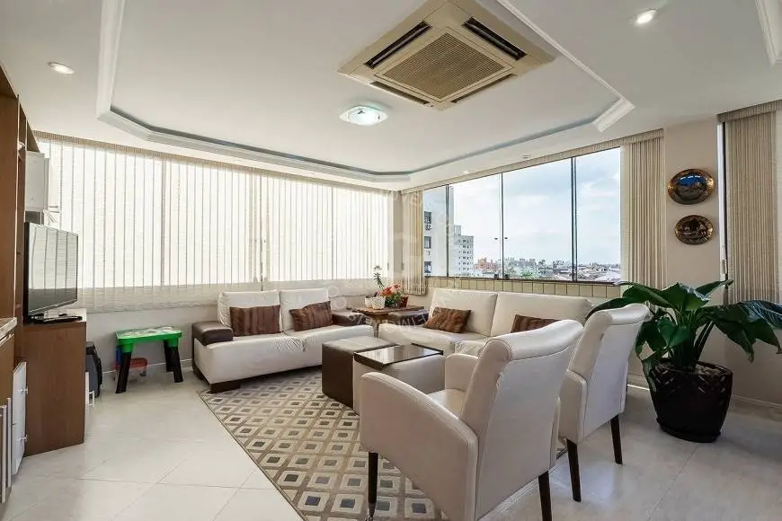 Foto 1 de Apartamento com 4 Quartos à venda, 309m² em Jardim Lindóia, Porto Alegre