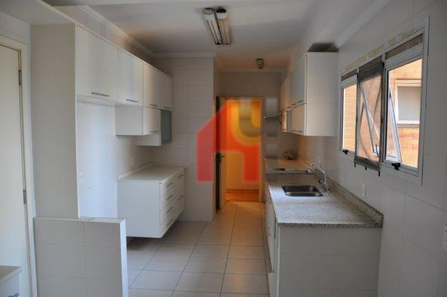 Foto 4 de Apartamento com 4 Quartos à venda, 209m² em Jardim Morumbi, São Paulo