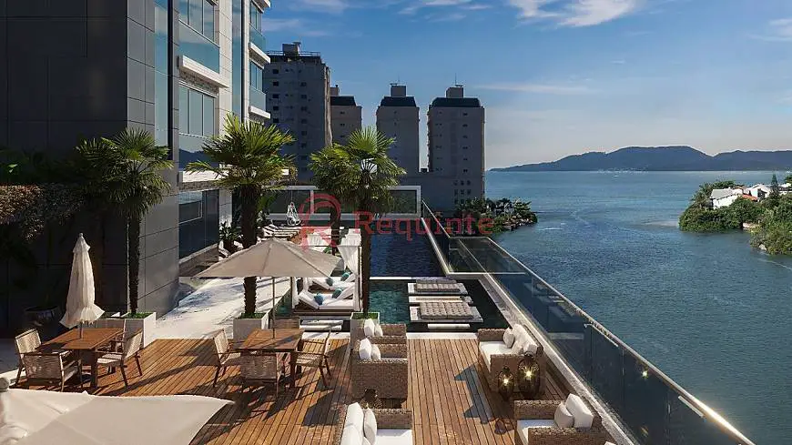 Foto 1 de Apartamento com 4 Quartos à venda, 210m² em Meia Praia, Itapema