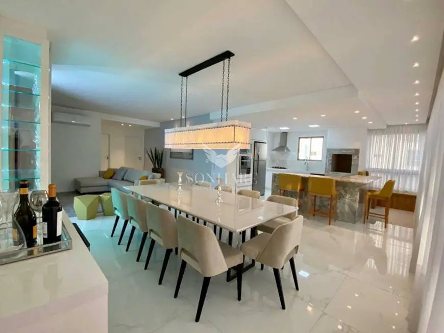 Foto 1 de Apartamento com 4 Quartos à venda, 276m² em Meia Praia, Itapema