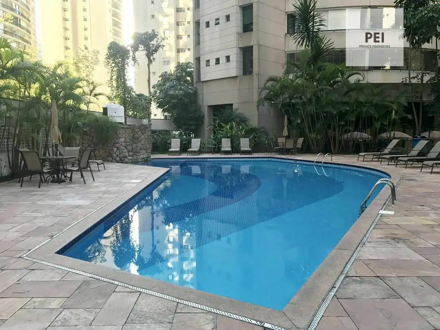 Foto 2 de Apartamento com 4 Quartos à venda, 125m² em Moema, São Paulo