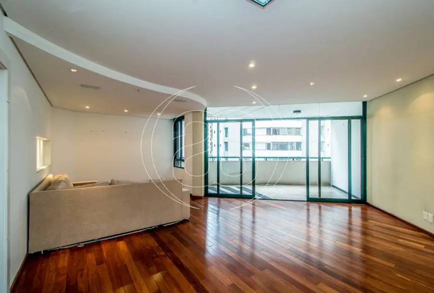 Foto 1 de Apartamento com 4 Quartos para venda ou aluguel, 127m² em Moema, São Paulo