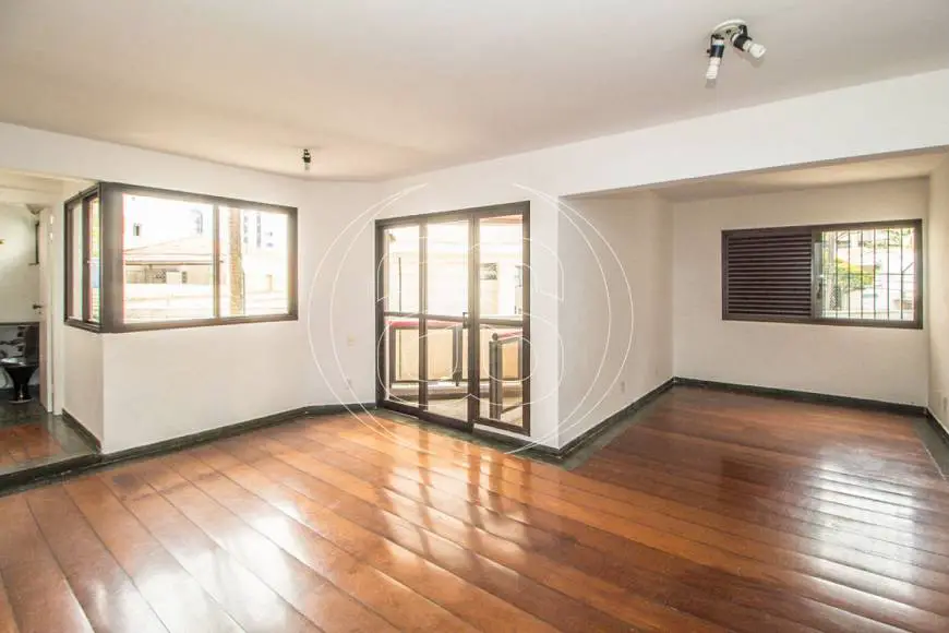 Foto 2 de Apartamento com 4 Quartos para venda ou aluguel, 144m² em Moema, São Paulo